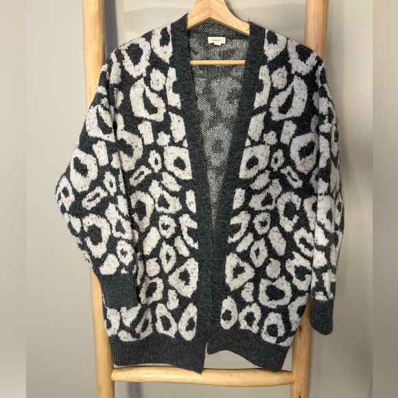 Debut M Gray Leopard Print Open Front Cardigan knit Sweater cozy - Picture 1 of 5